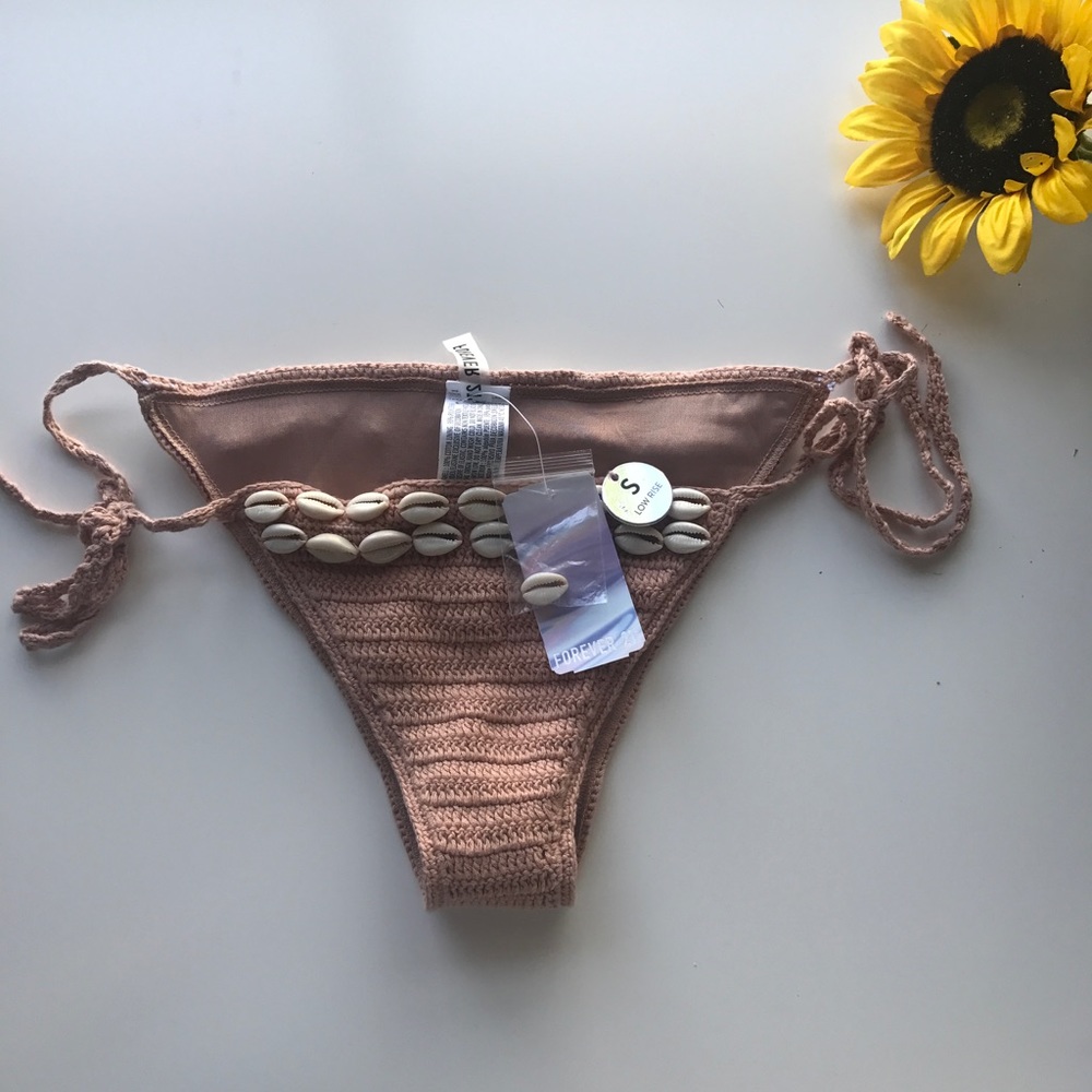Nude never worn bikini bottom 🎀